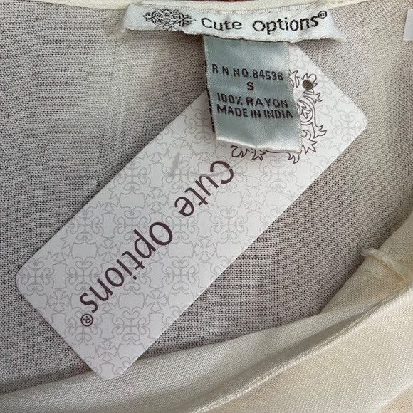 𝅺new Cute Option Ivory Embroidered Boho Peasant Top US S - Picture 7 of 8